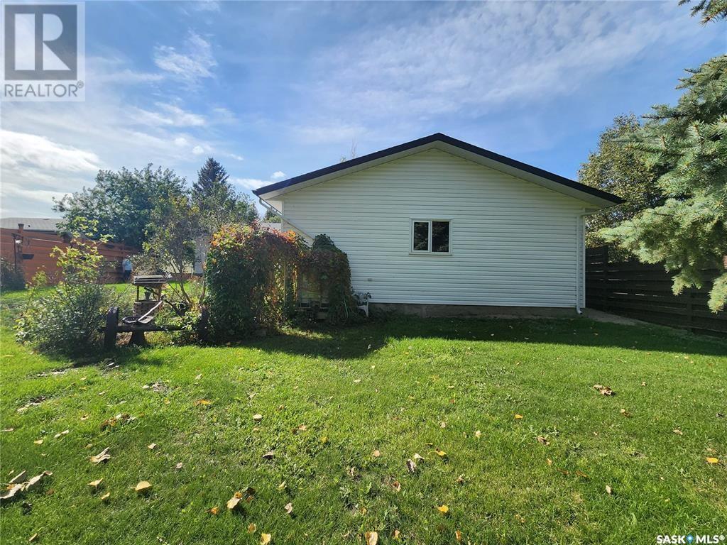 305 9th Avenue, Broadview, Saskatchewan  S0G 0K0 - Photo 5 - SK002854