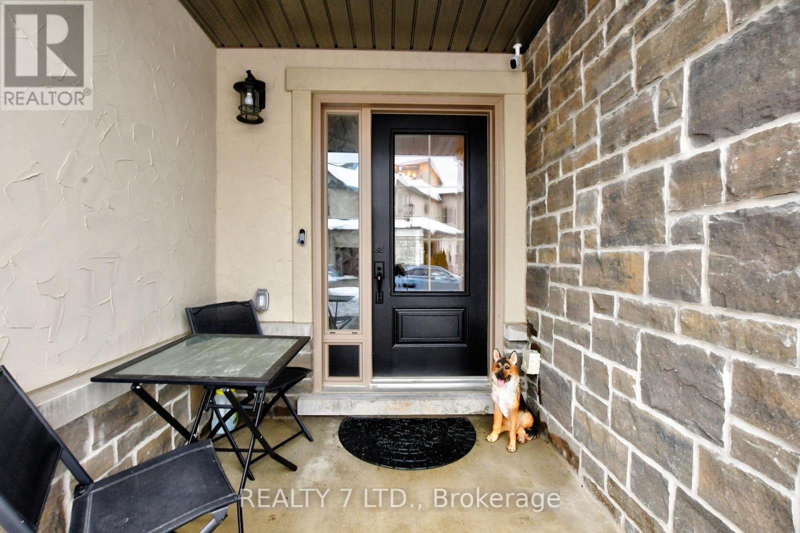 53 Aberdeen Lane S, Niagara-On-The-Lake, Ontario  L0S 1J0 - Photo 3 - X12085083