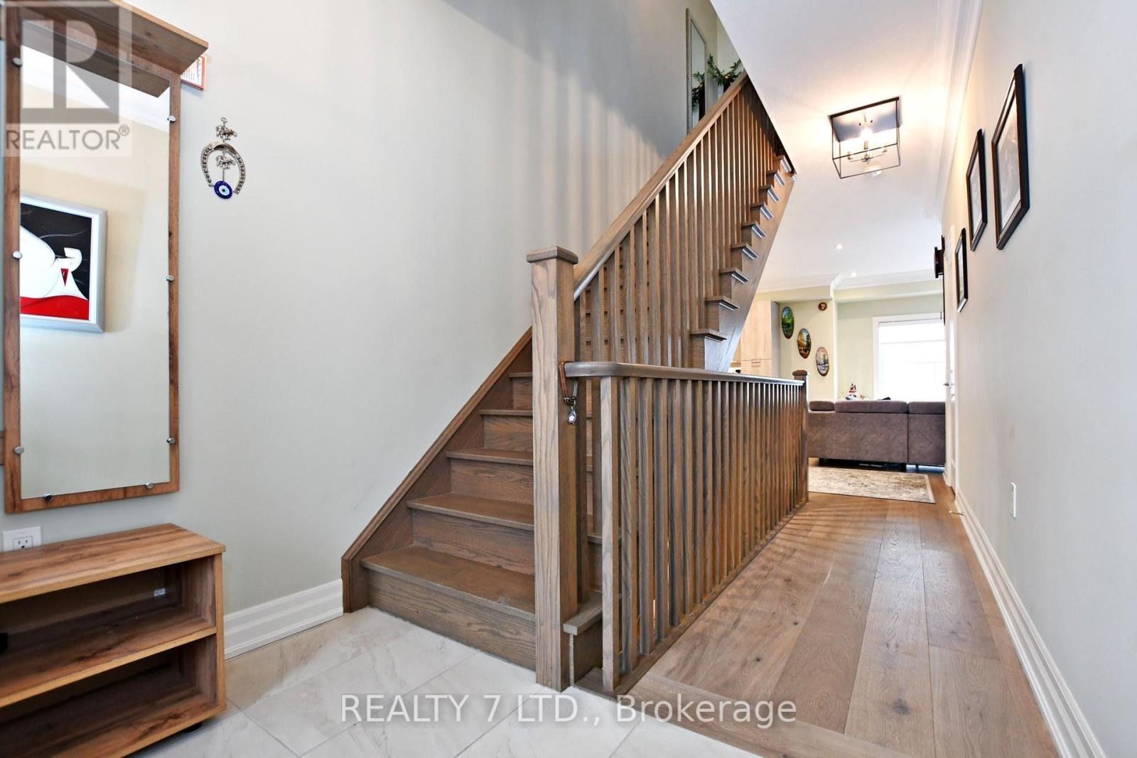 53 Aberdeen Lane S, Niagara-On-The-Lake, Ontario  L0S 1J0 - Photo 4 - X12085083