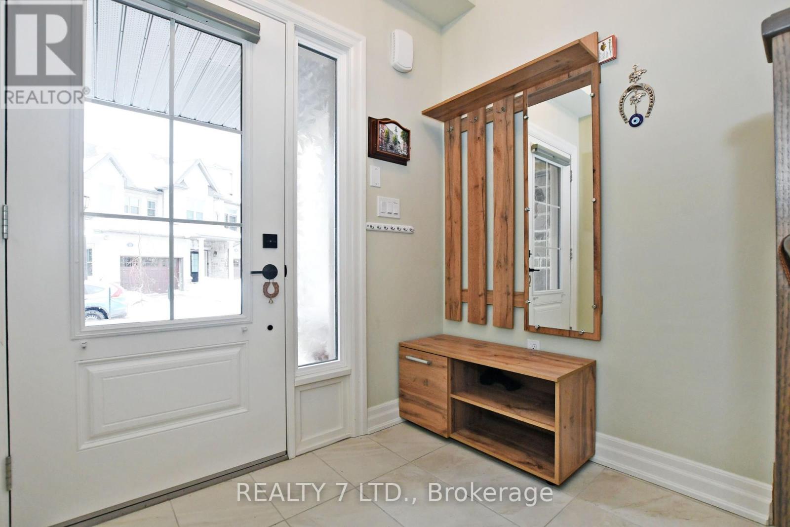 53 Aberdeen Lane S, Niagara-On-The-Lake, Ontario  L0S 1J0 - Photo 5 - X12085083