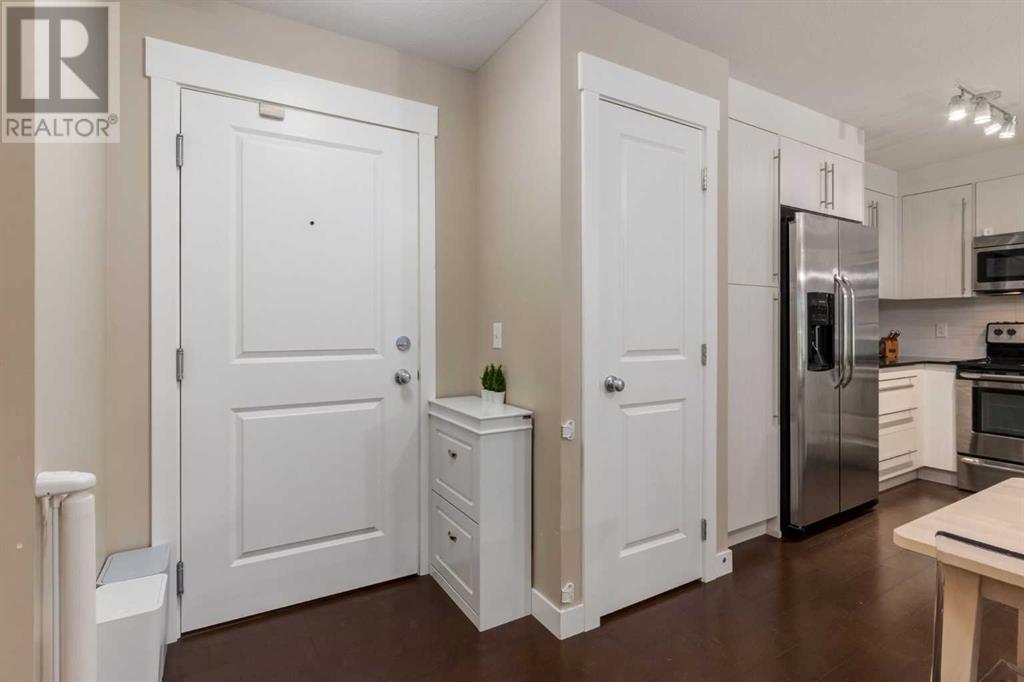 Property at 3419, 11 Mahogany Row SE image 3