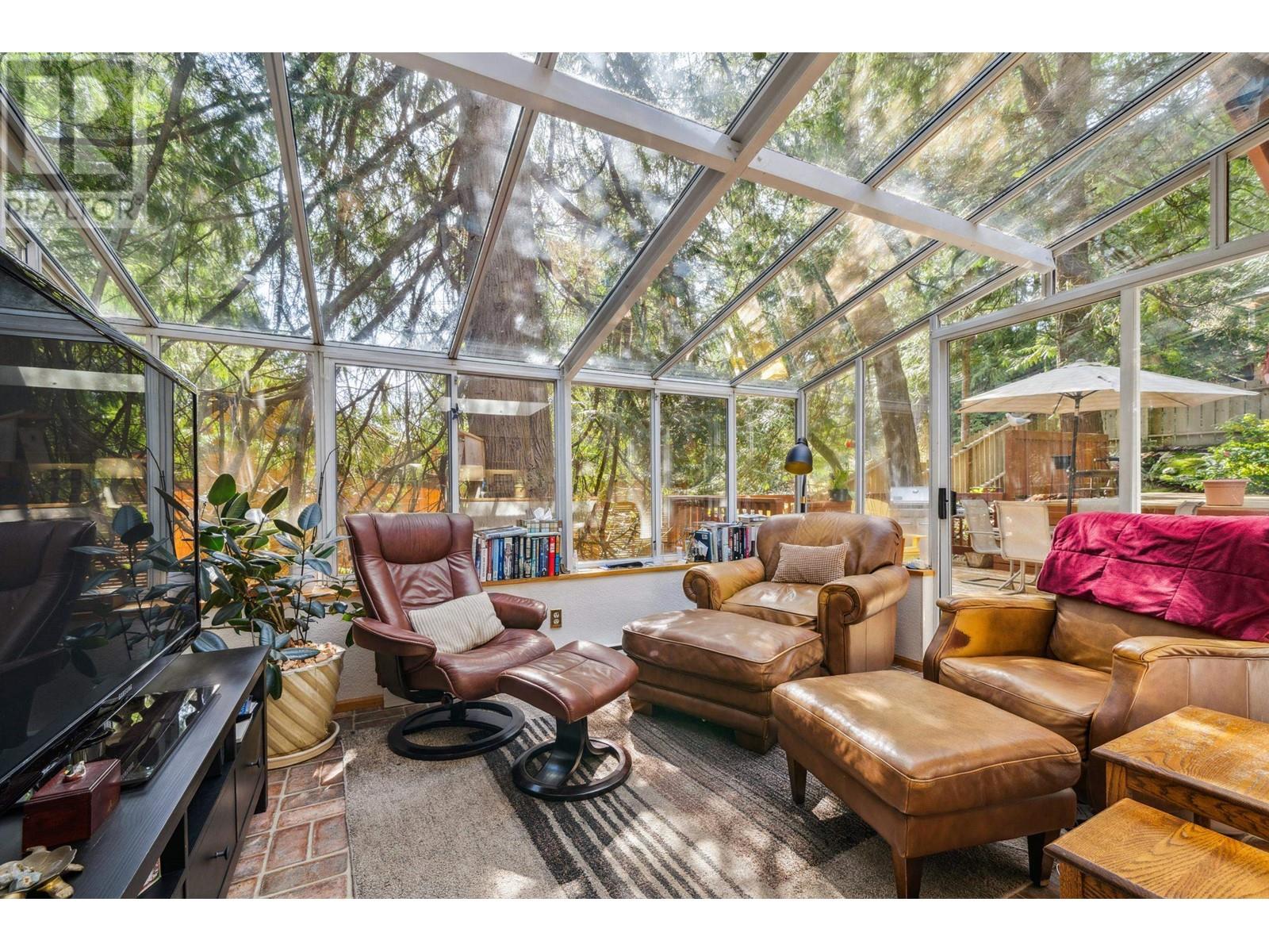 4706 Meadfeild Road, West Vancouver, British Columbia  V7W 2W6 - Photo 11 - R2990548