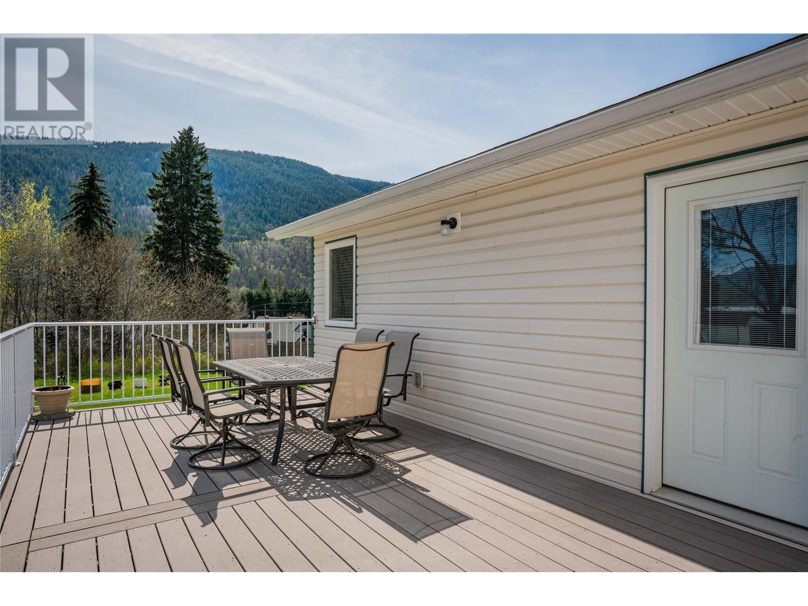3367 Upper Levels Road, Robson, British Columbia  V0G 1X0 - Photo 34 - 10341342