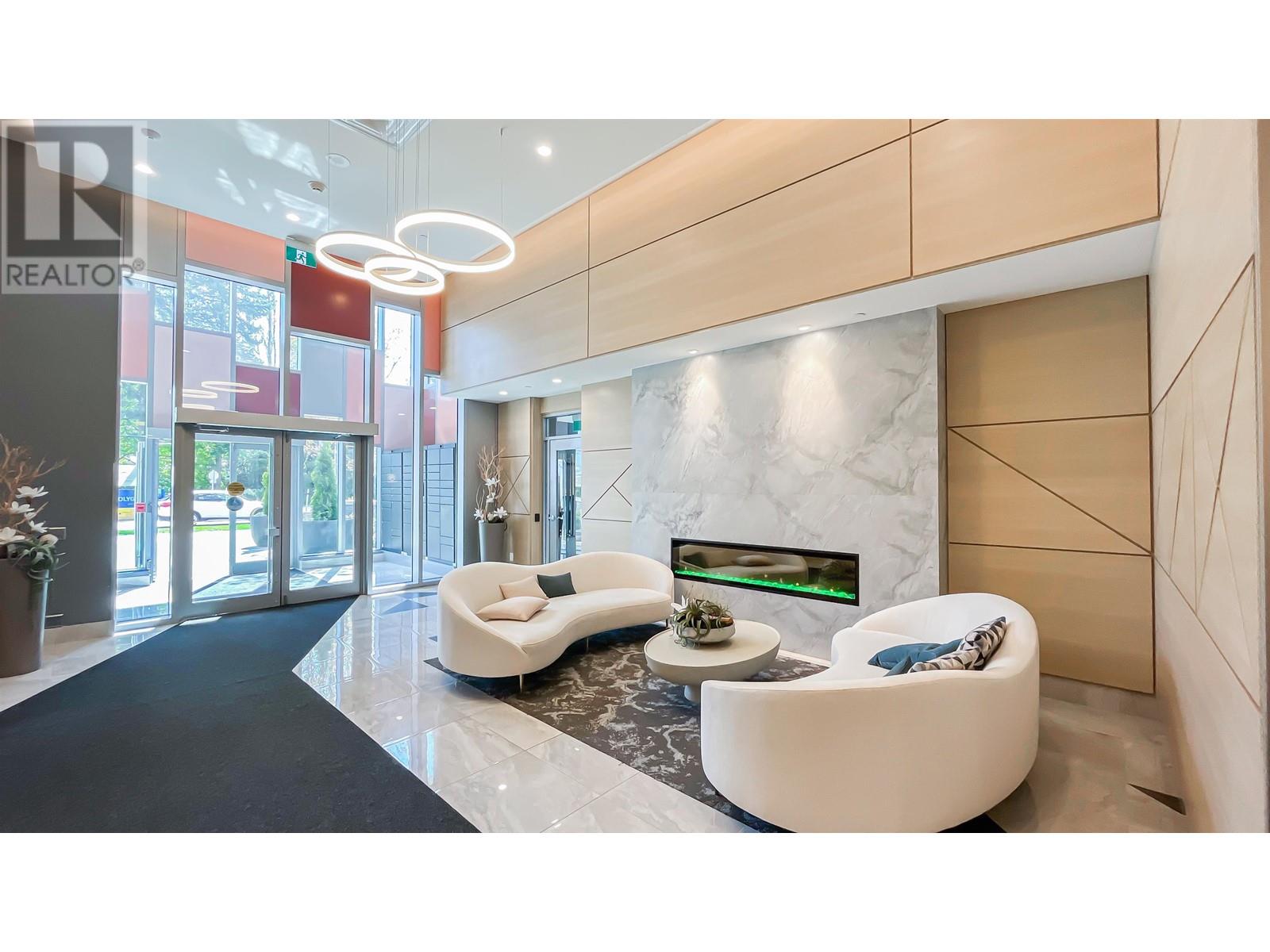 Listing Picture 17 of 24 : 416 3699 SEXSMITH ROAD, Richmond / 烈治文 - 魯藝地產 Yvonne Lu Group - MLS Medallion Club Member