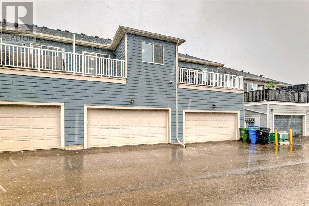 Property at 31 Yorkville Avenue SW image 3