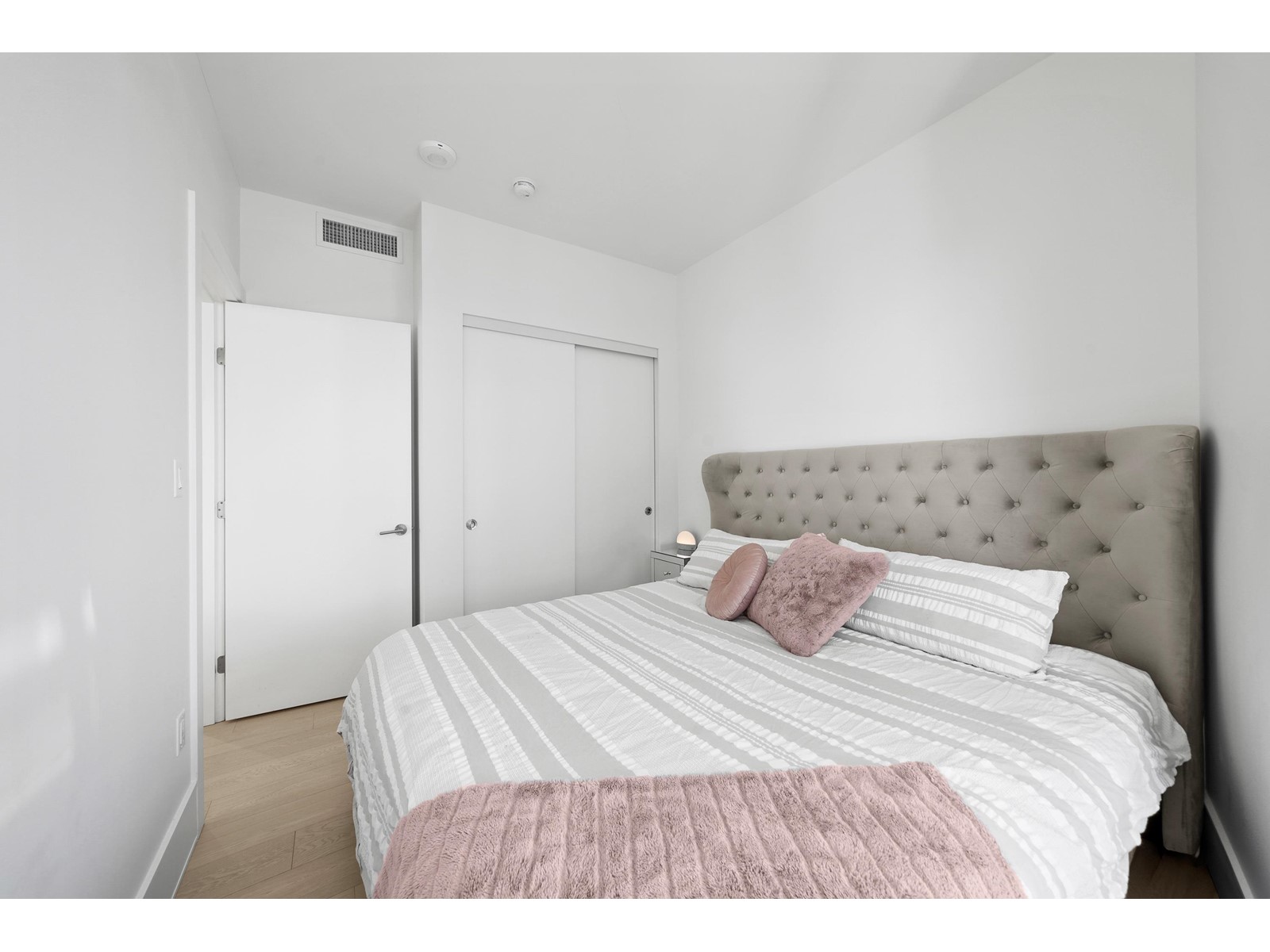 1604 1500 Martin Street, White Rock, British Columbia  V4B 0C2 - Photo 7 - R2990841