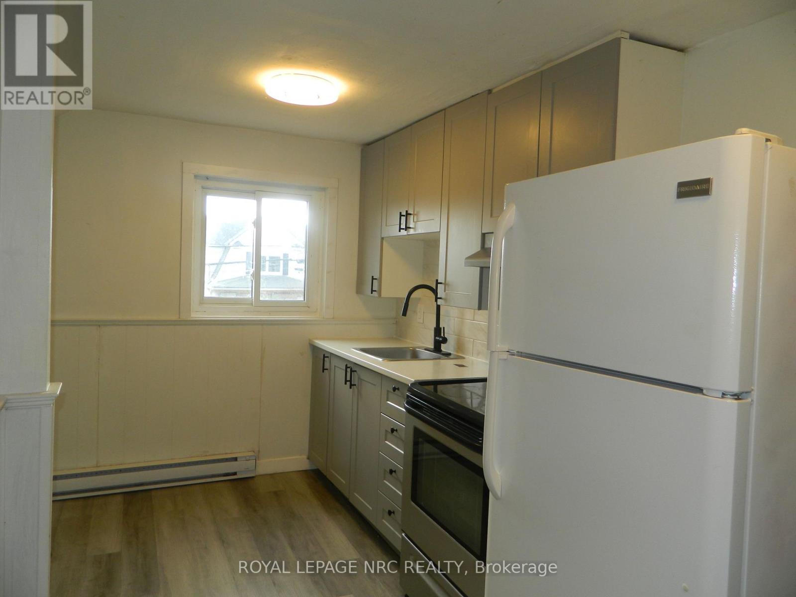 210 Phipps Street, Fort Erie, Ontario  L2A 2V5 - Photo 4 - X12085101