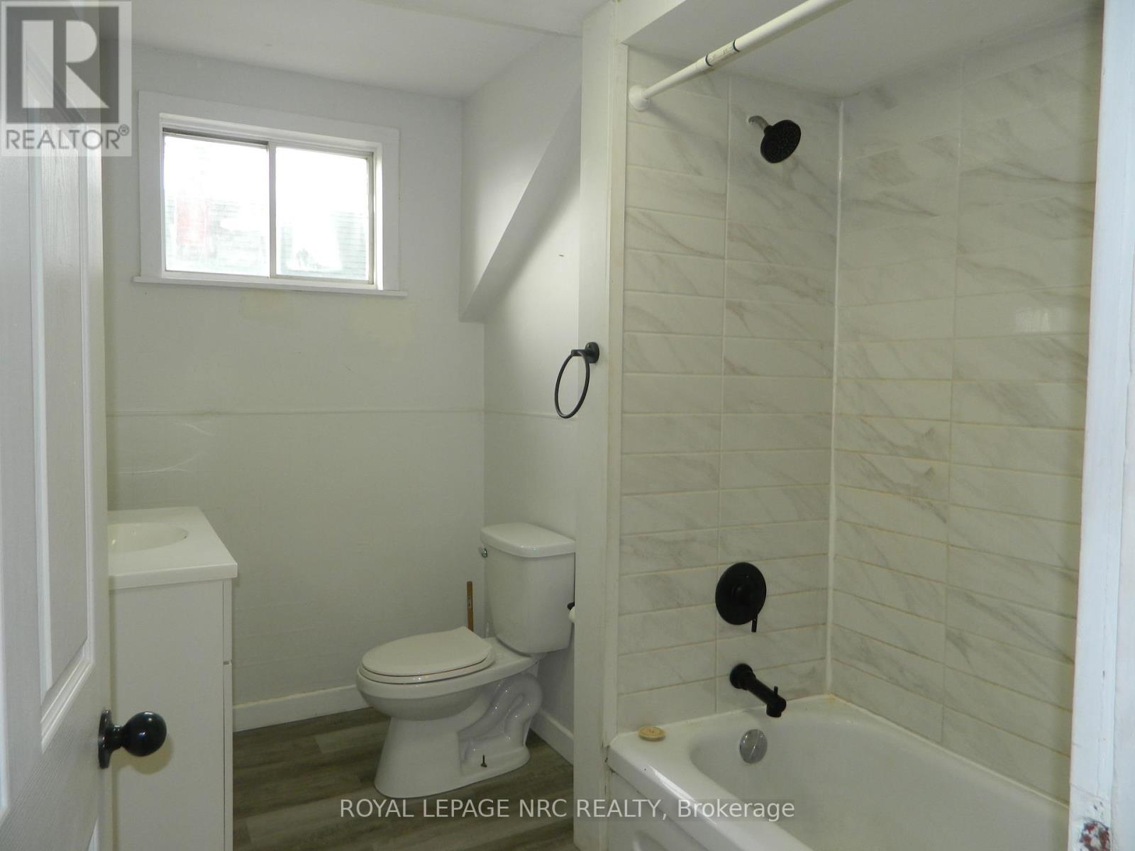 210 Phipps Street, Fort Erie, Ontario  L2A 2V5 - Photo 6 - X12085101