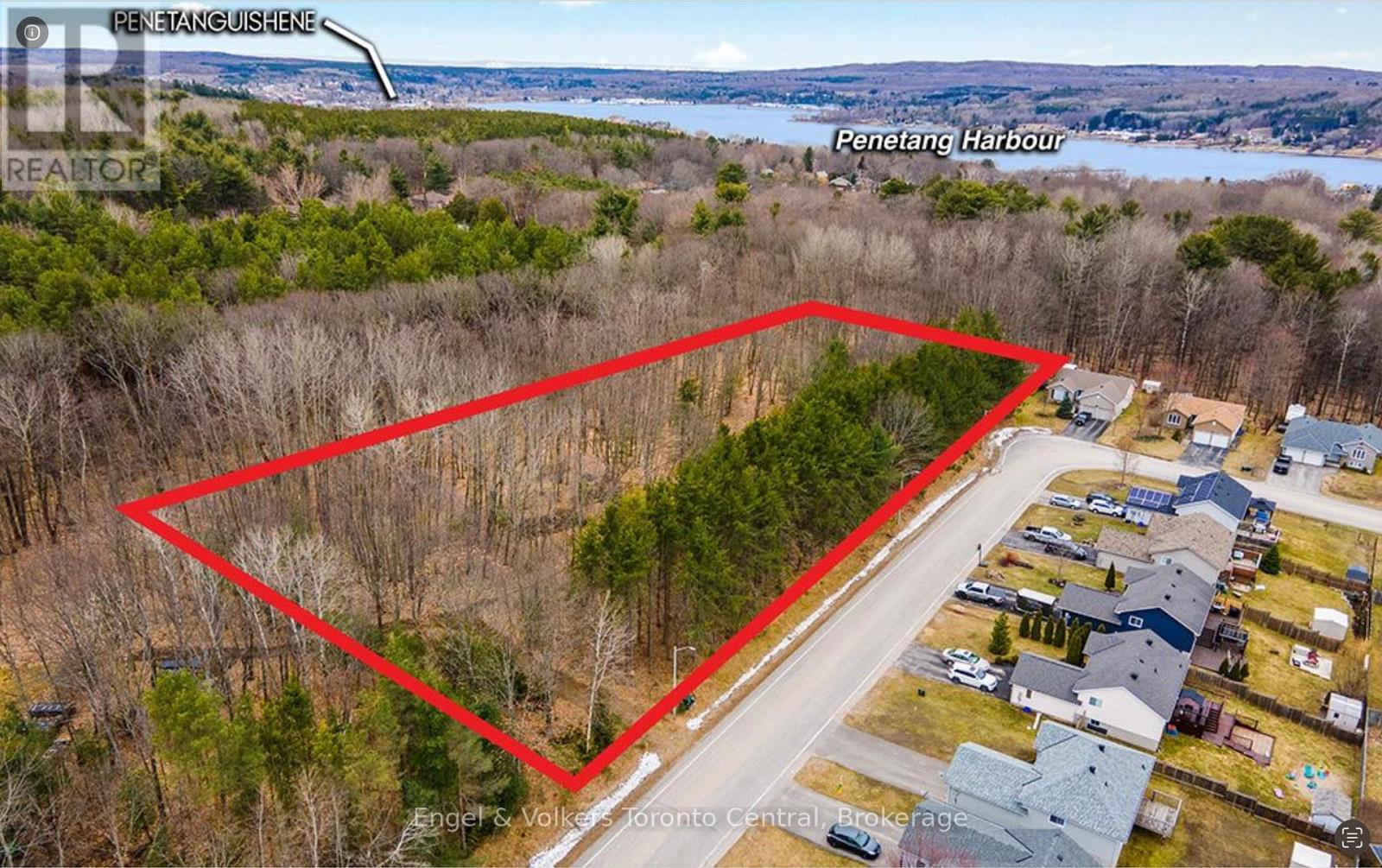 1056 Fuller Avenue, Penetanguishene, Ontario  L9M 1G7 - Photo 9 - S12085106