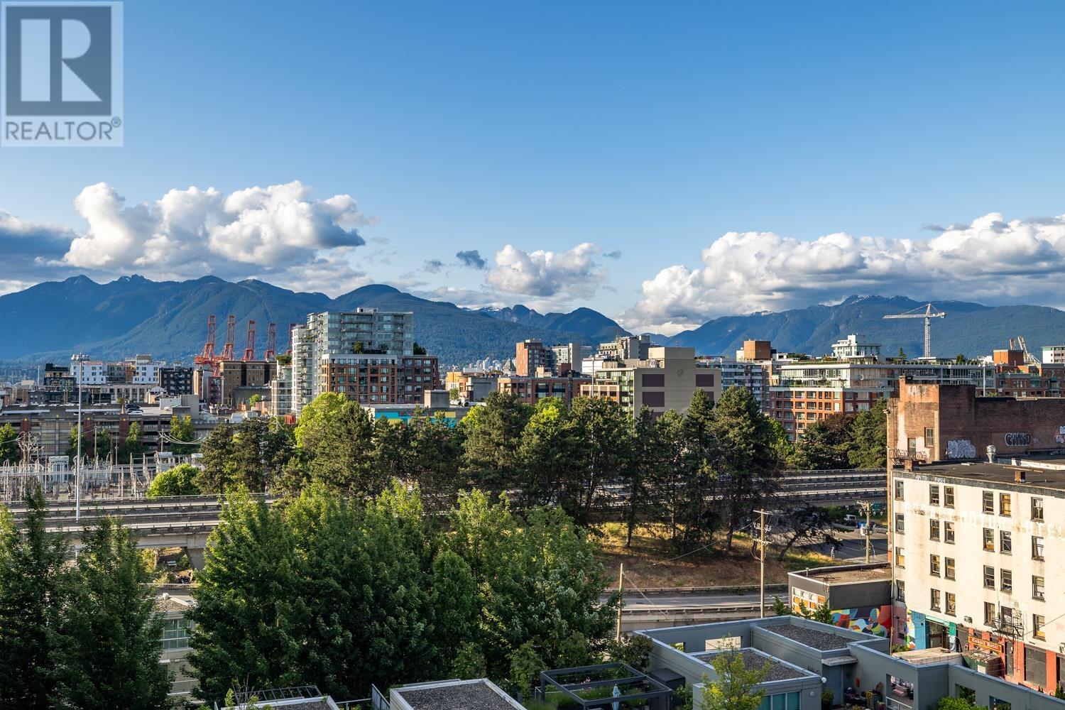 1002 120 MILROSS AVENUE, vancouver, British Columbia V6A4K7