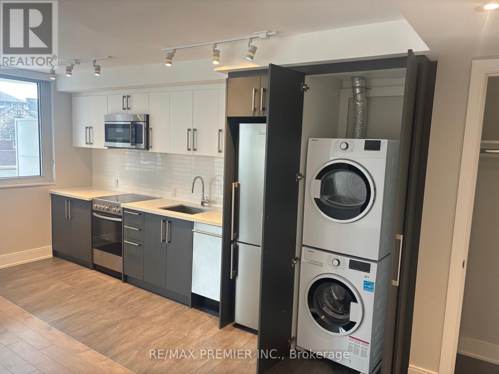 408 - 11 Walmer Road, Toronto, Ontario  M5R 2R5 - Photo 7 - C12085121