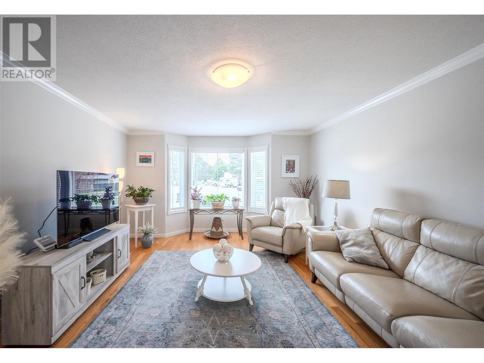 6498 Wolfcub Place, Oliver, British Columbia  V0H 1T3 - Photo 13 - 10330461