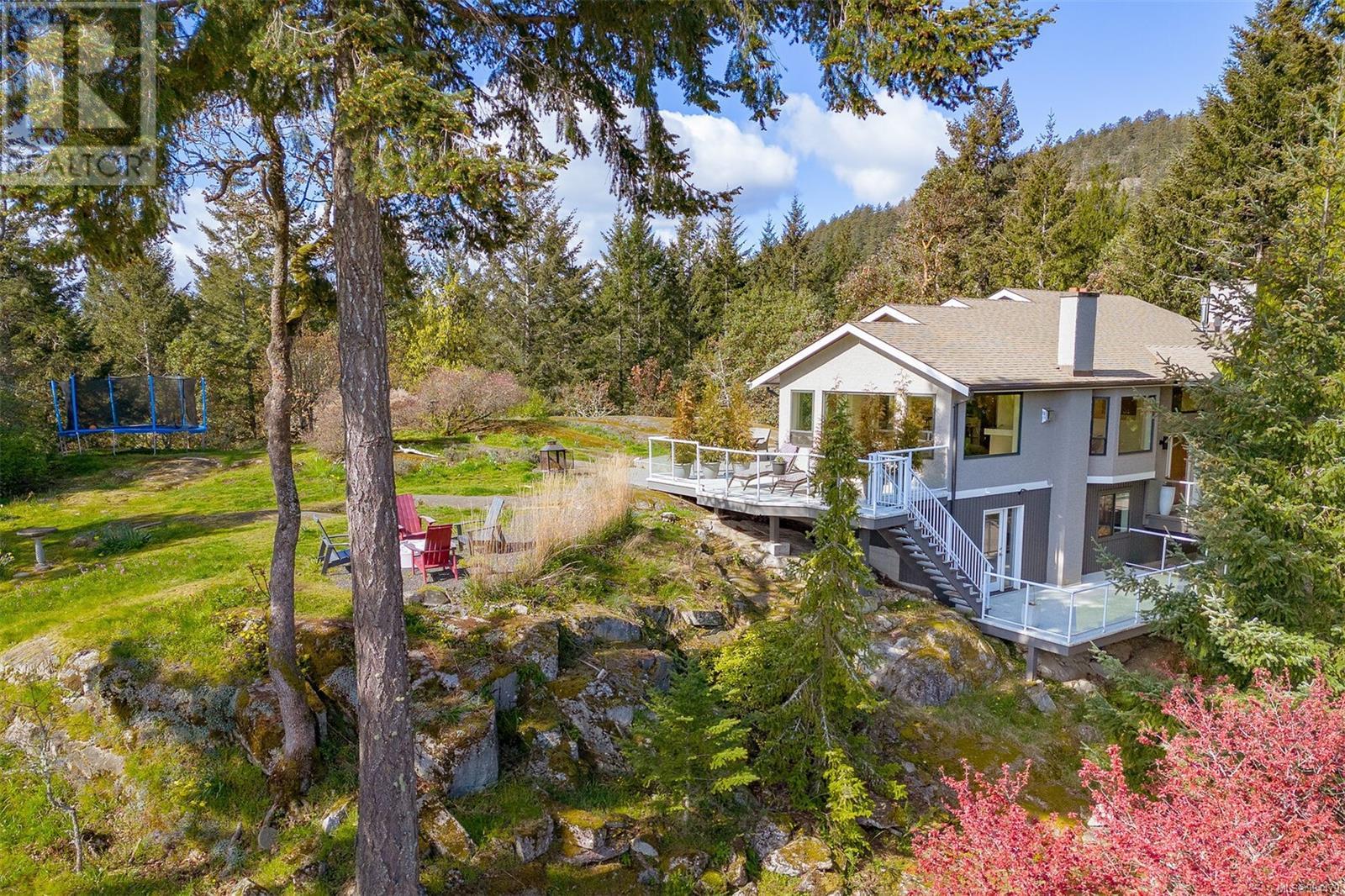 8518 Tribune Terr, North Saanich, British Columbia