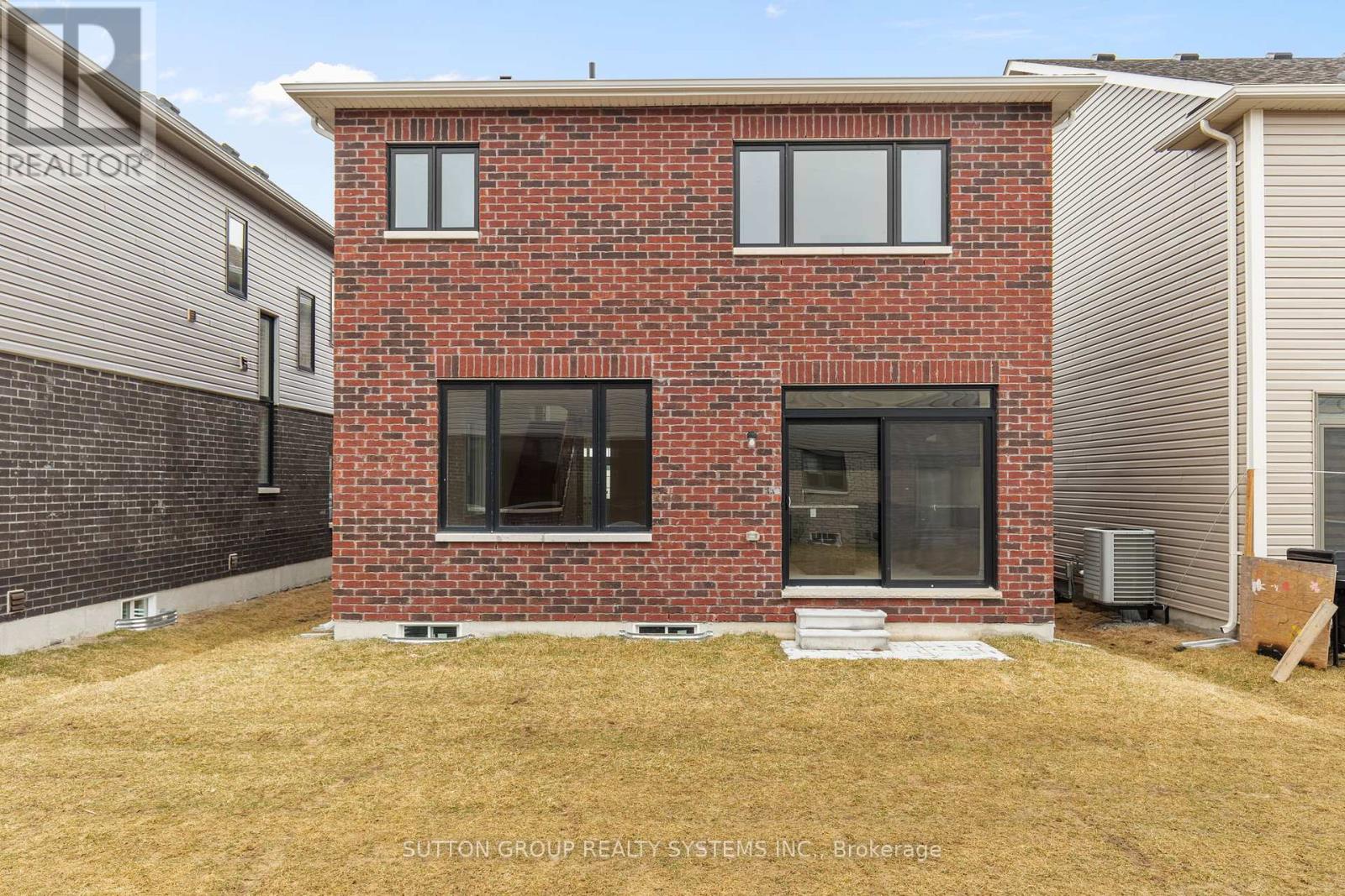195 Terry Fox Drive, Barrie, Ontario  L9J 0W6 - Photo 9 - S12085103