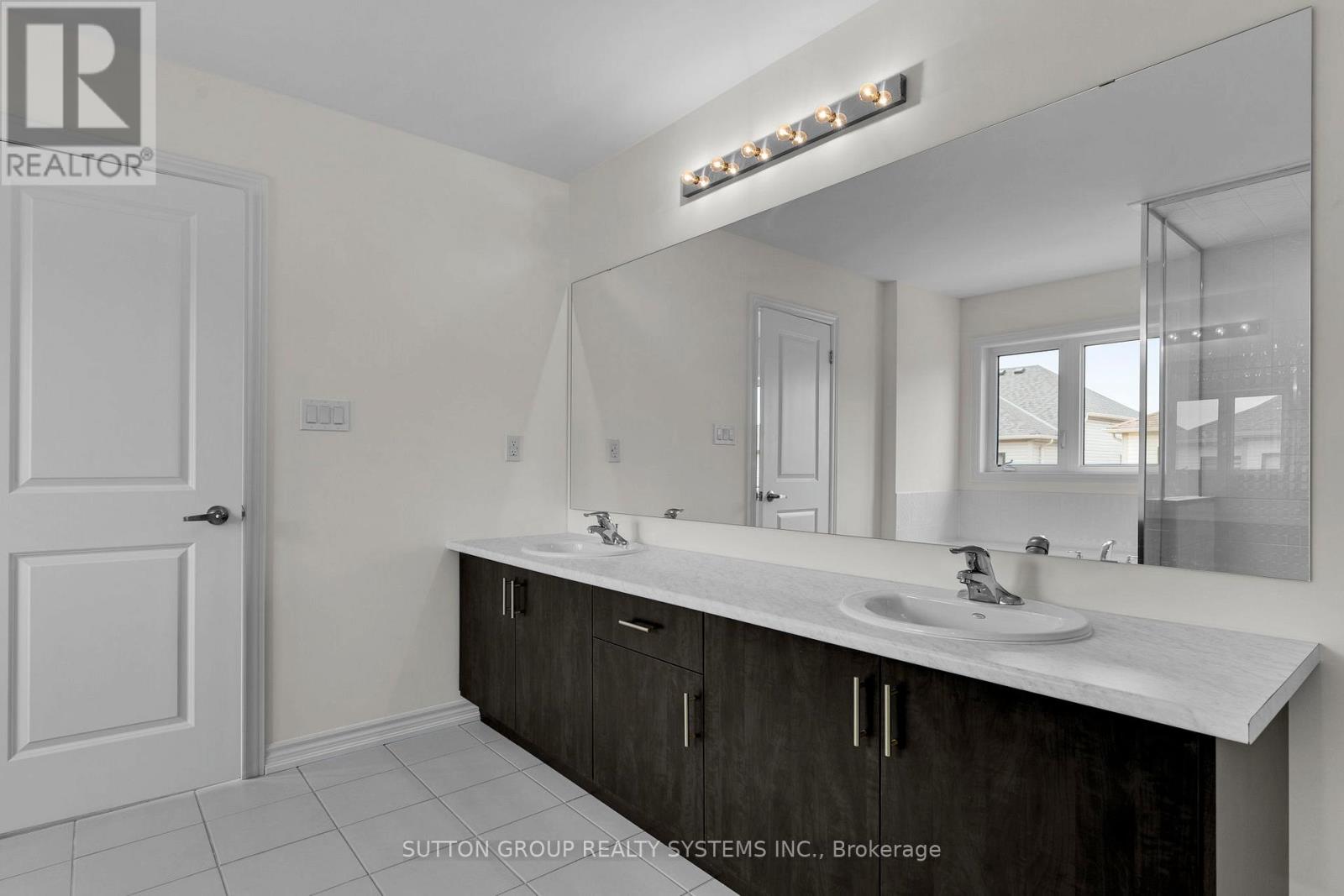 42 Rochester Drive, Barrie, Ontario  L9S 2Z8 - Photo 12 - S12085118