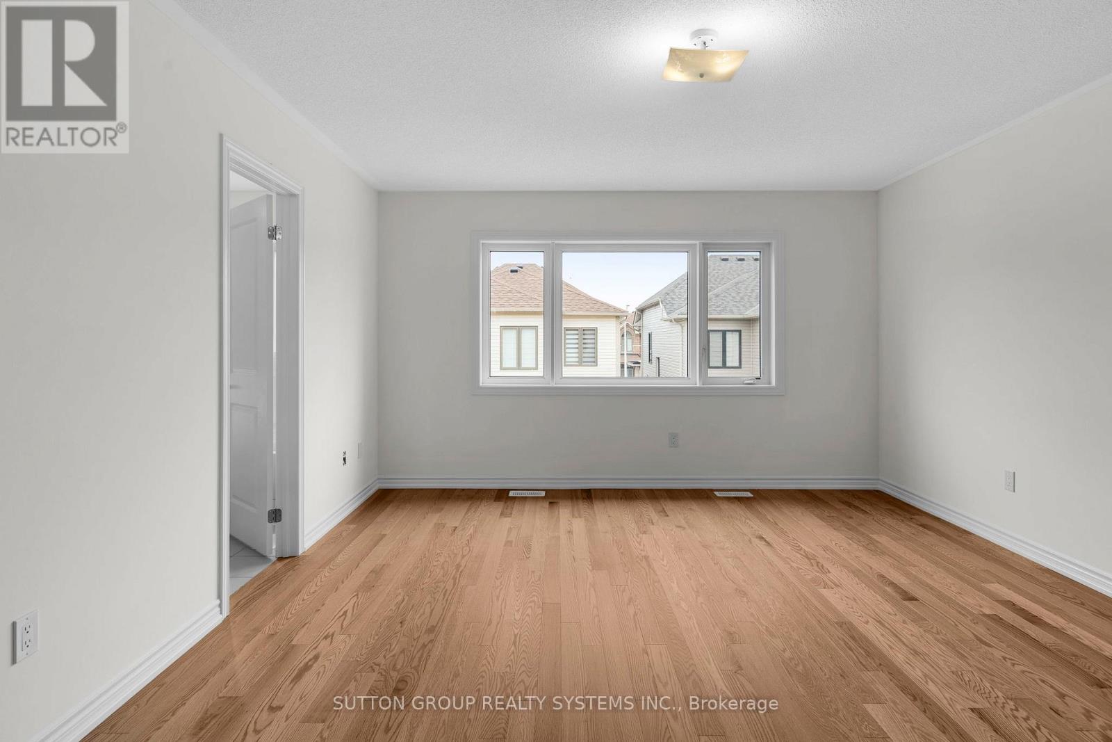 42 Rochester Drive, Barrie, Ontario  L9S 2Z8 - Photo 8 - S12085118
