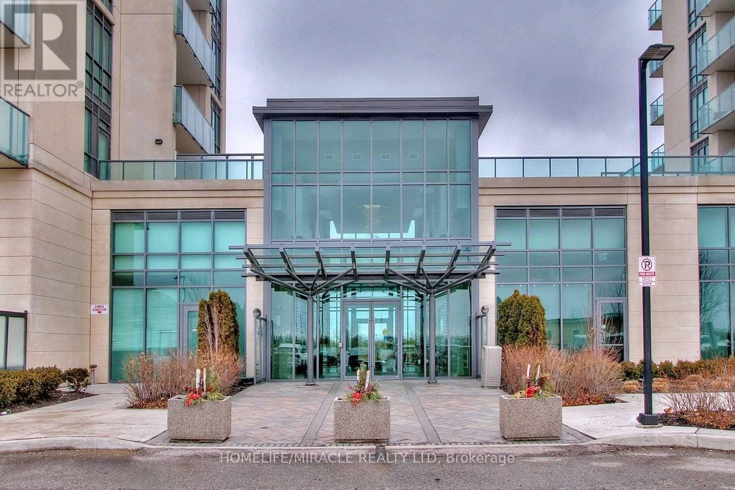 209 - 45 Yorkland Boulevard, Brampton, Ontario  L6P 4B4 - Photo 2 - W12085107