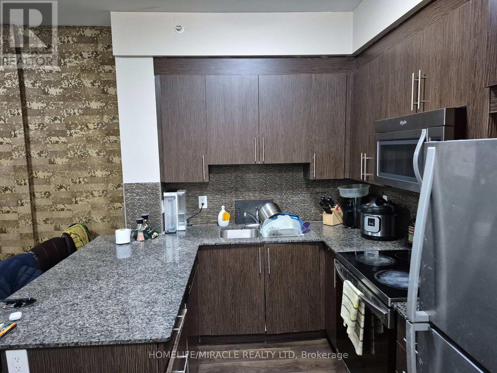 209 - 45 Yorkland Boulevard, Brampton, Ontario  L6P 4B4 - Photo 4 - W12085107