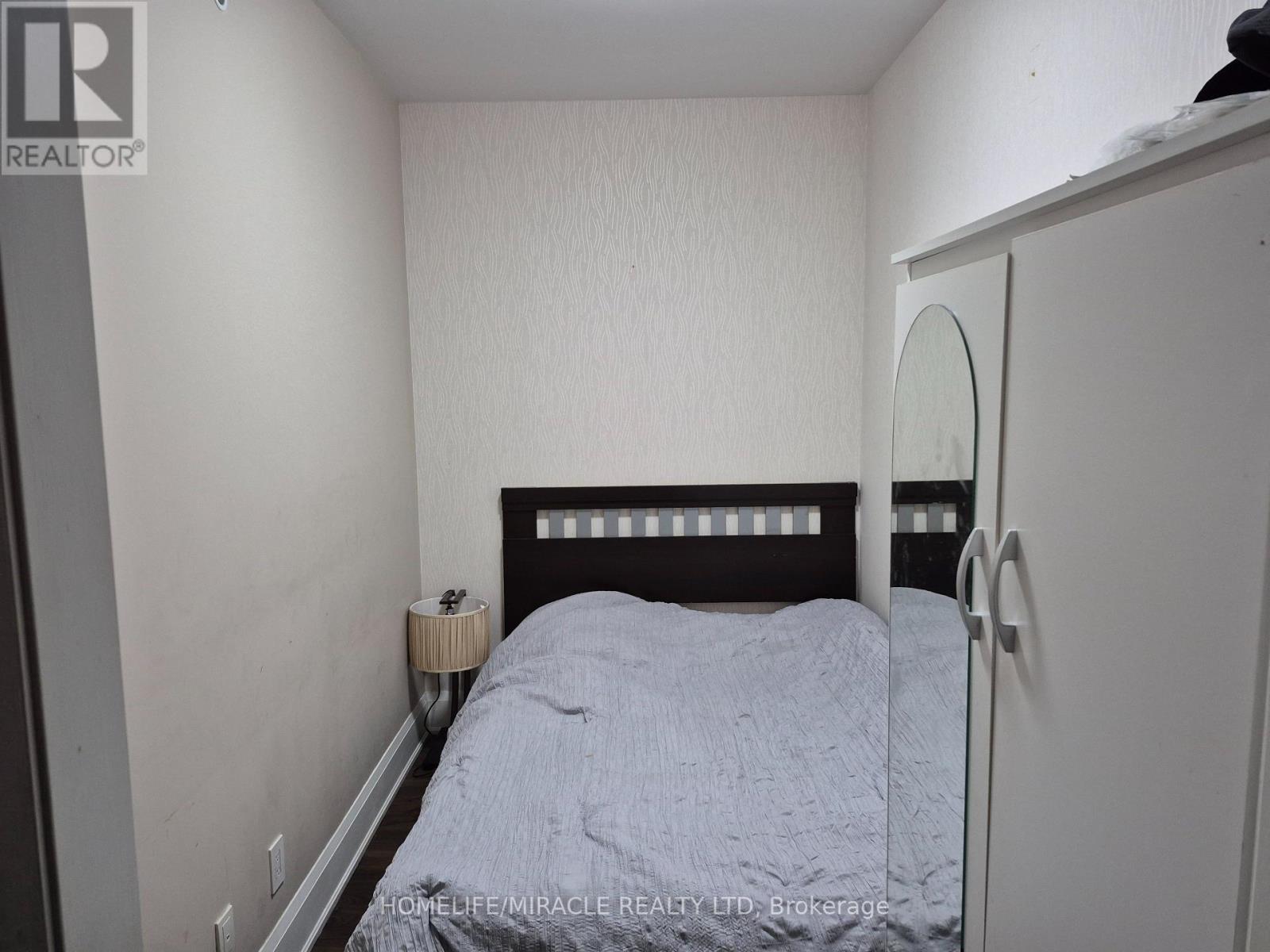 209 - 45 Yorkland Boulevard, Brampton, Ontario  L6P 4B4 - Photo 7 - W12085107