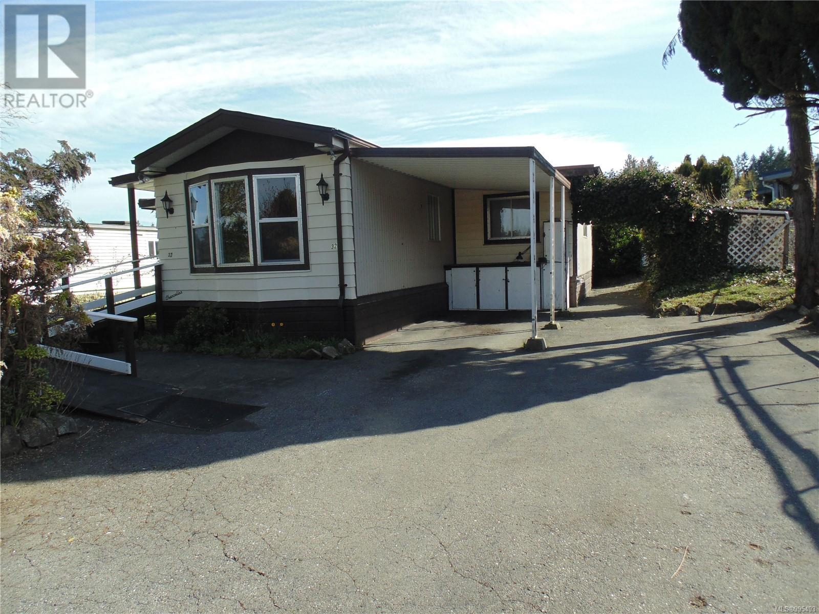 Property at 32 1572 Seabird Rd image 3