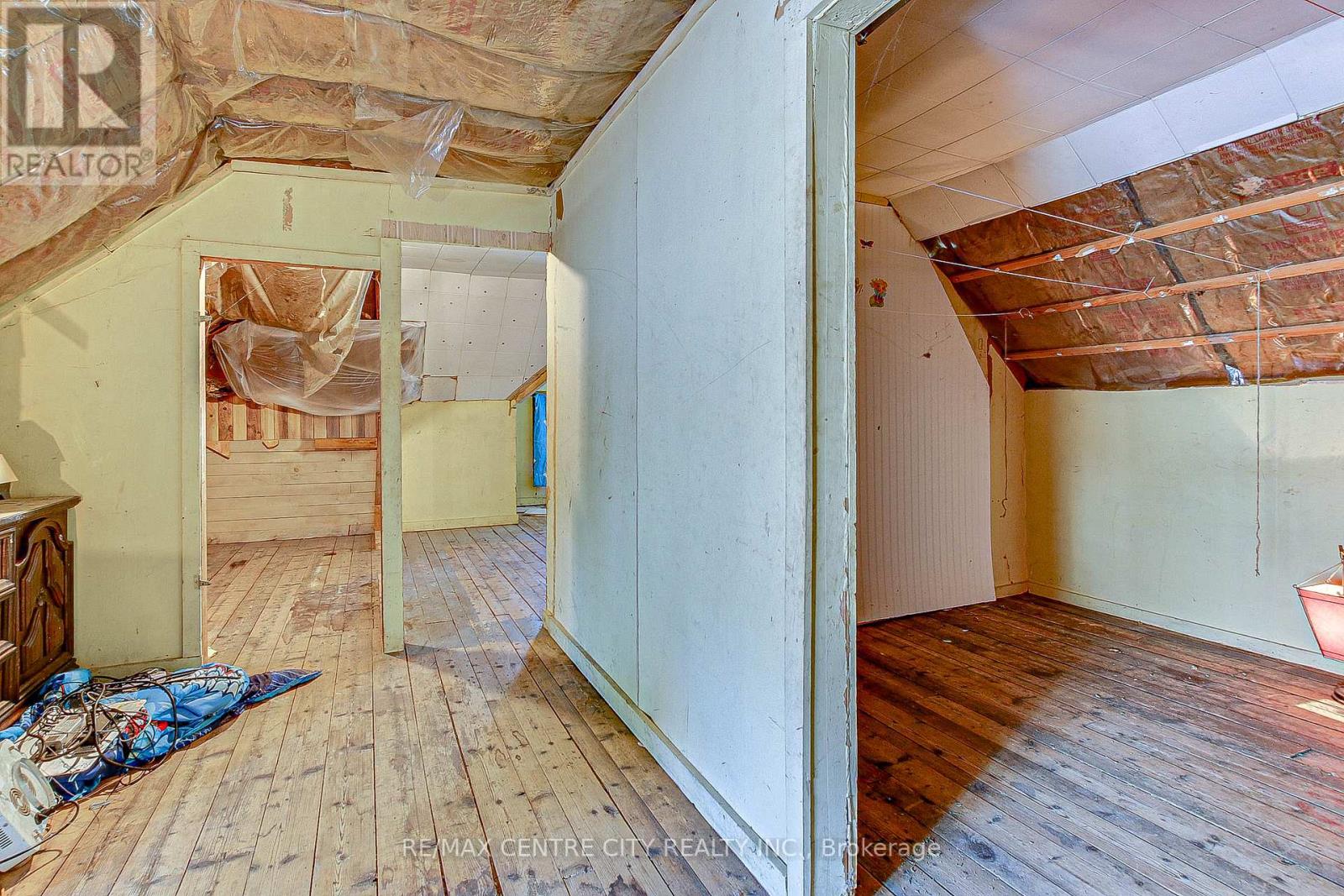 Photo 16 of 23 for 51 East Street