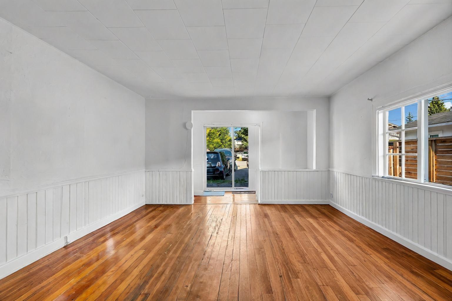 Property at 853 MAPLE STREET image 3