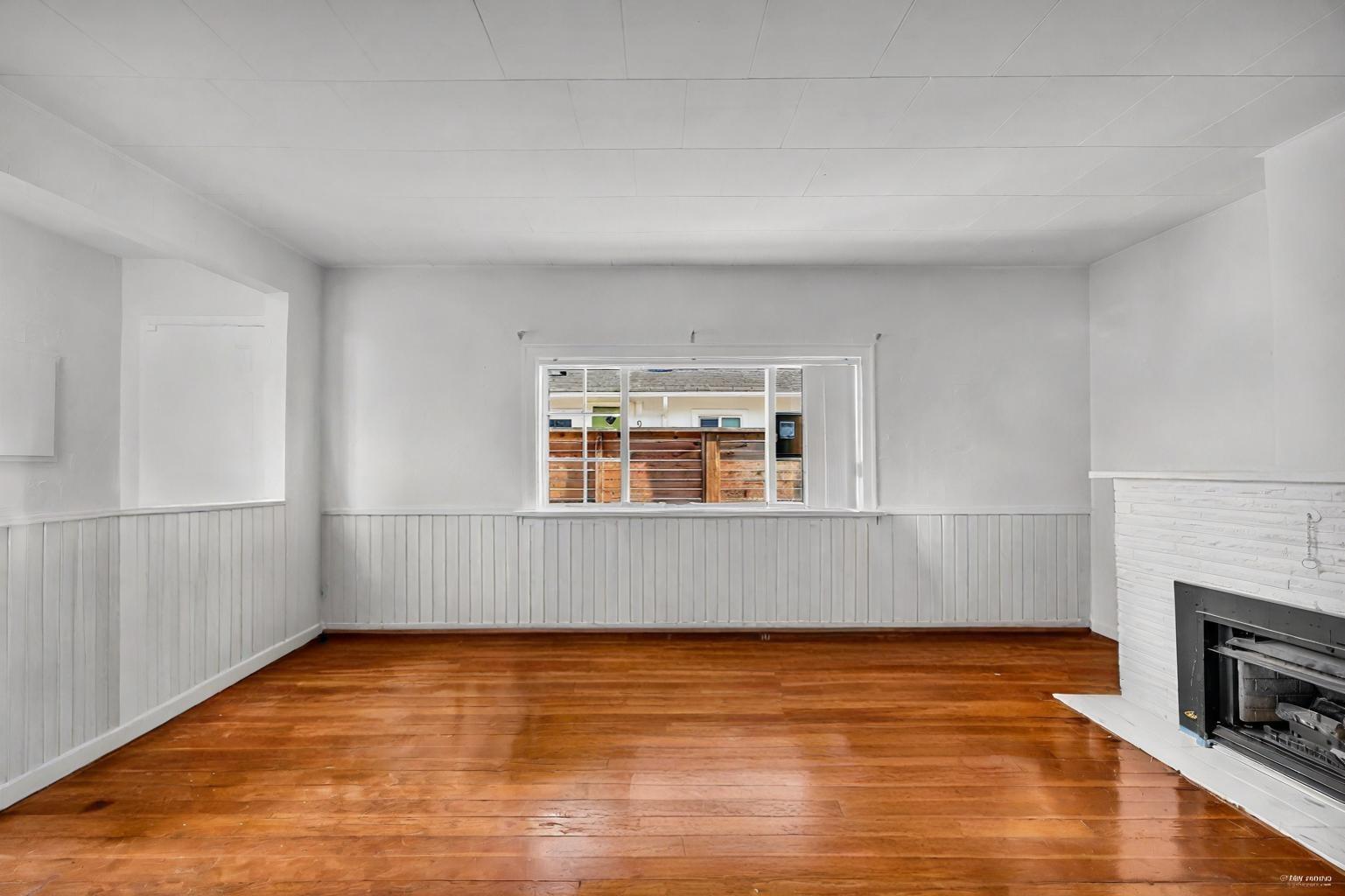 Property at 853 MAPLE STREET image 4