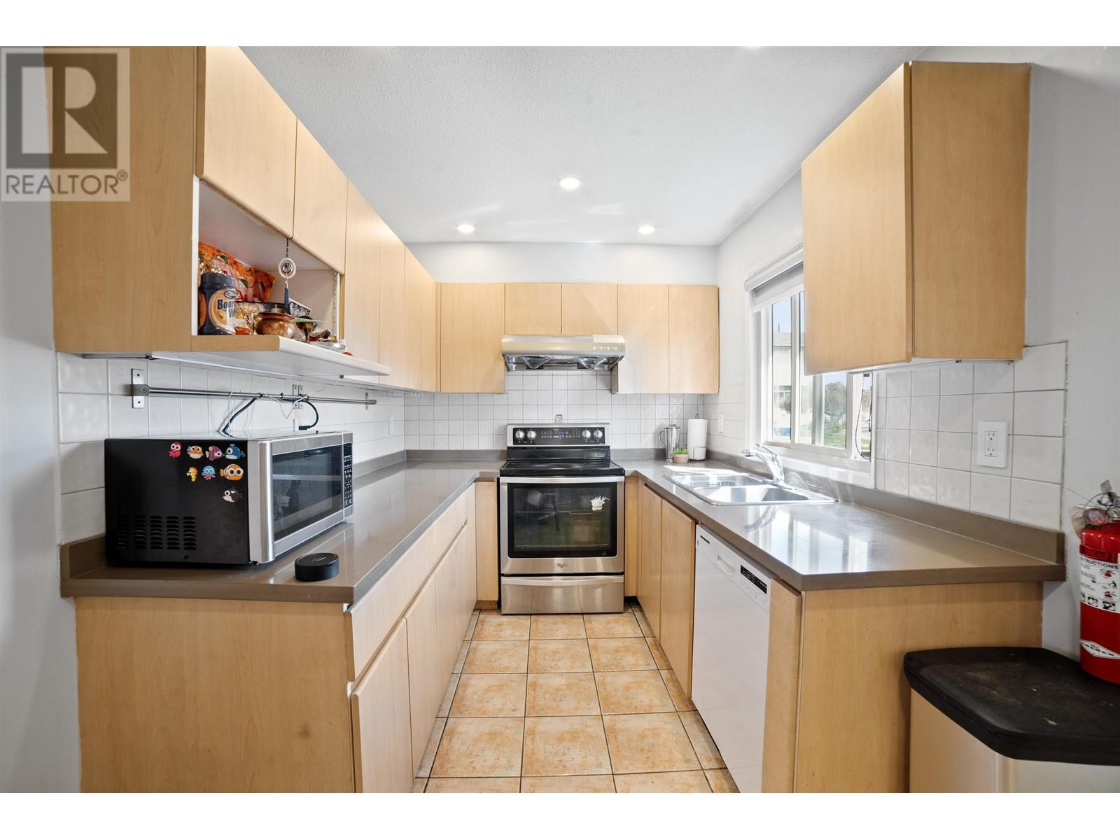 Property at 2 3558 E 49TH AVENUE image 1