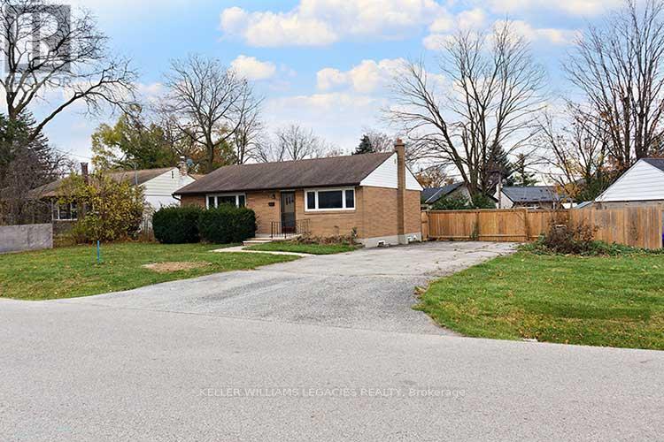 41-A Hurricane Avenue, Vaughan, Ontario  L4L 1V5 - Photo 5 - N12085160