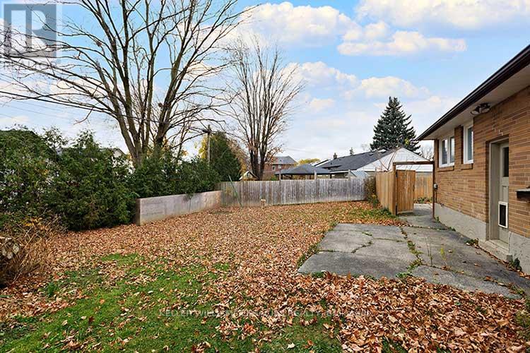 41-A Hurricane Avenue, Vaughan, Ontario  L4L 1V5 - Photo 6 - N12085160