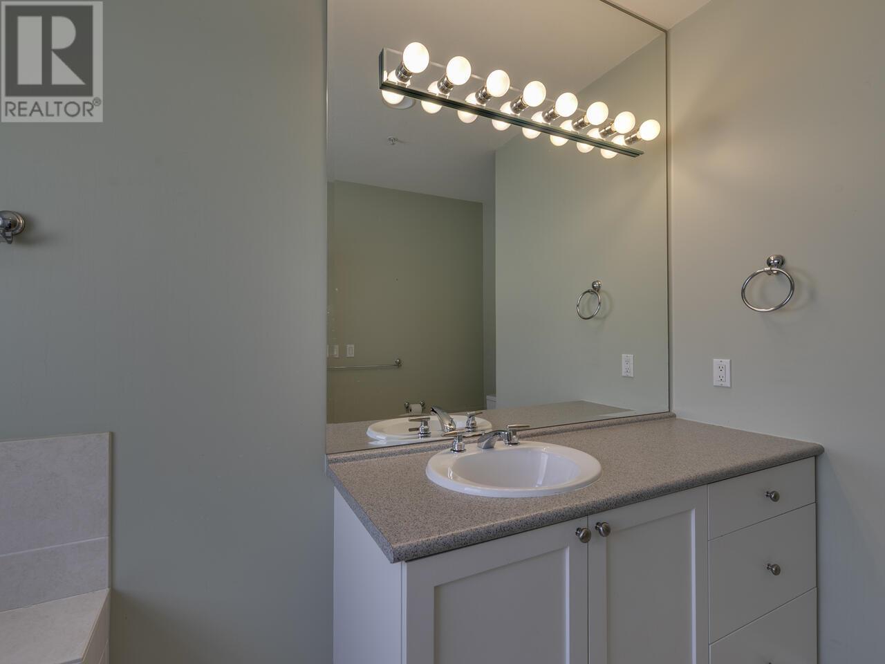 147 19639 Meadow Gardens Way, Pitt Meadows, British Columbia  V3Y 2T5 - Photo 25 - R2990860