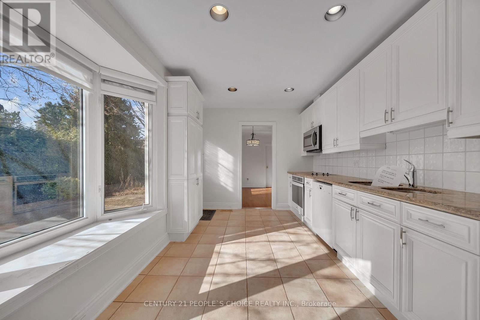 26 Paultiel Drive, Toronto, Ontario  M2M 3P3 - Photo 20 - C12034030