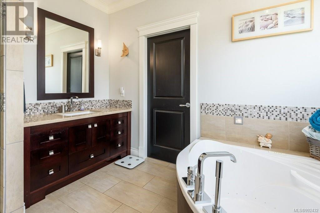 Property at 1056 Kincora Lane image 3
