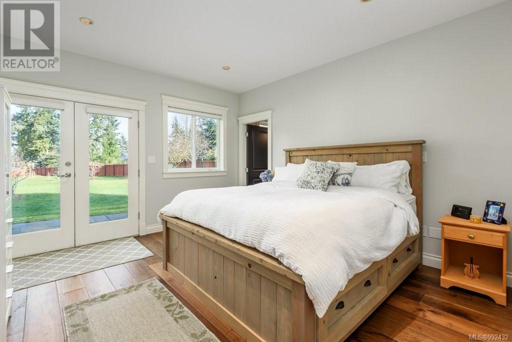 Property at 1056 Kincora Lane image 4