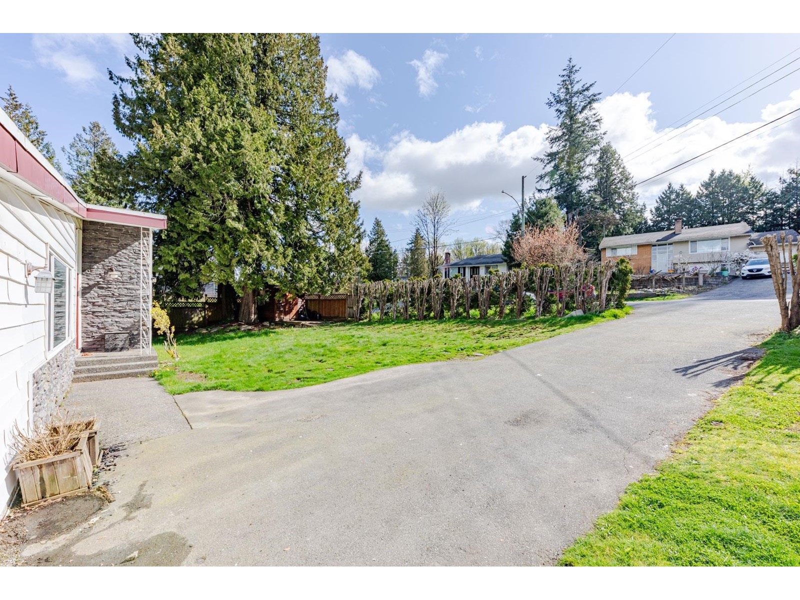 11411 Loughren Drive, Surrey, British Columbia  V3R 4Z5 - Photo 5 - R2990515