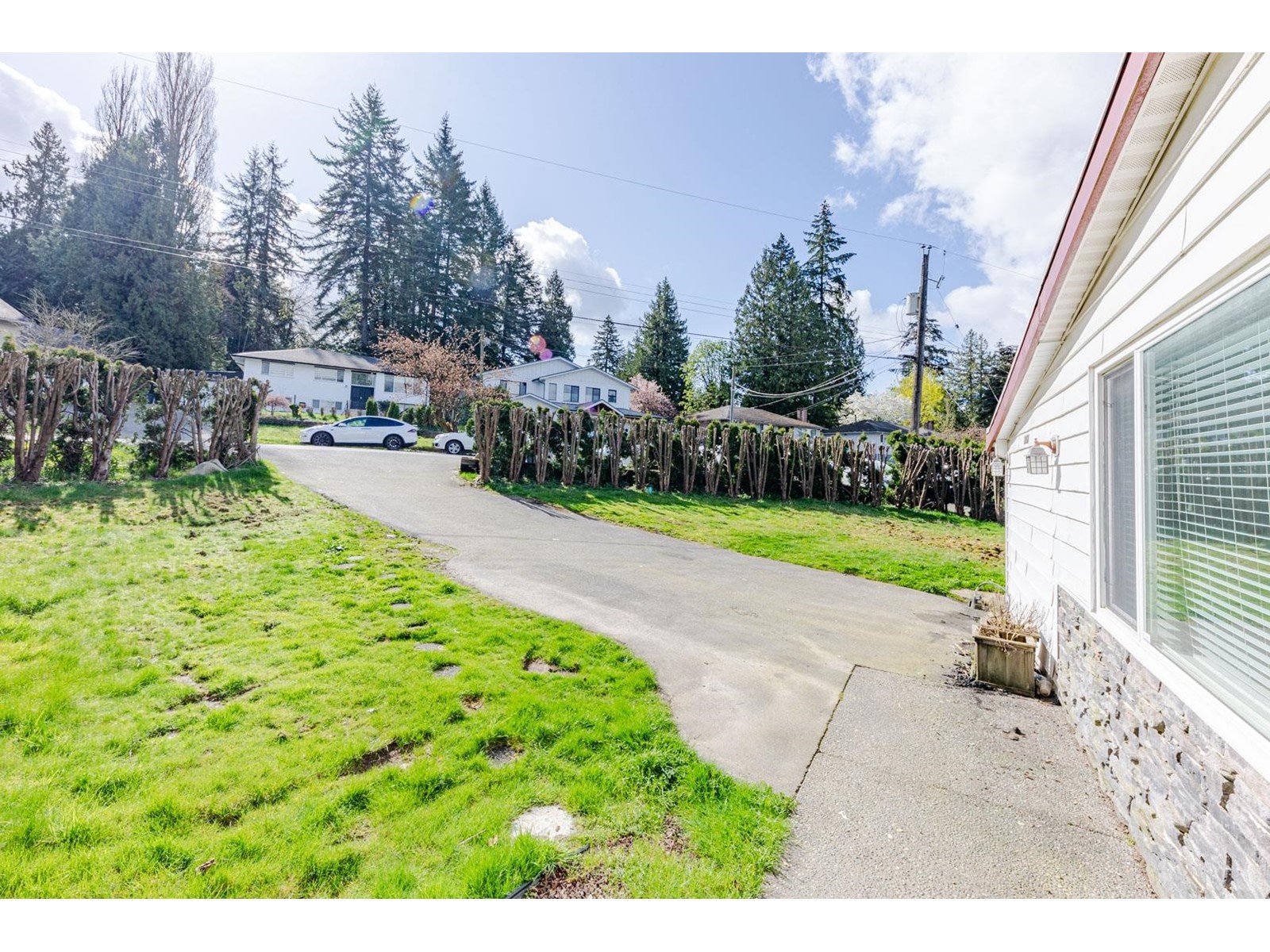 11411 Loughren Drive, Surrey, British Columbia  V3R 4Z5 - Photo 4 - R2990515