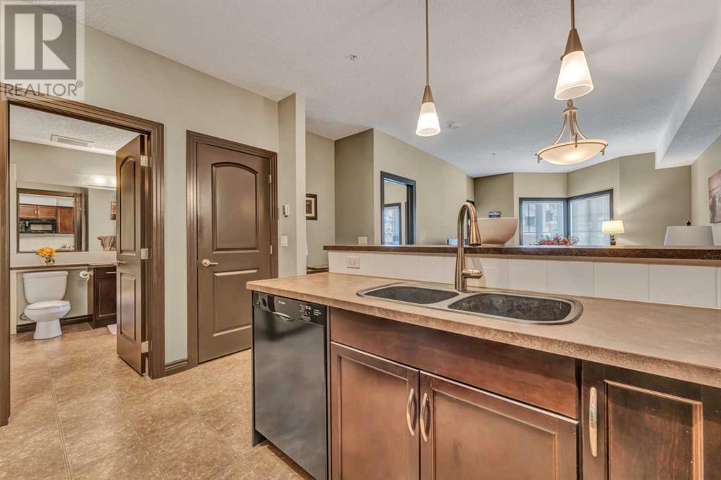 Property at 239, 30 Royal Oak Plaza NW image 2