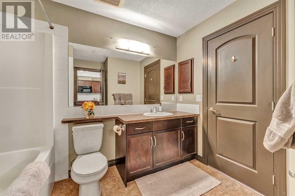 Property at 239, 30 Royal Oak Plaza NW image 5