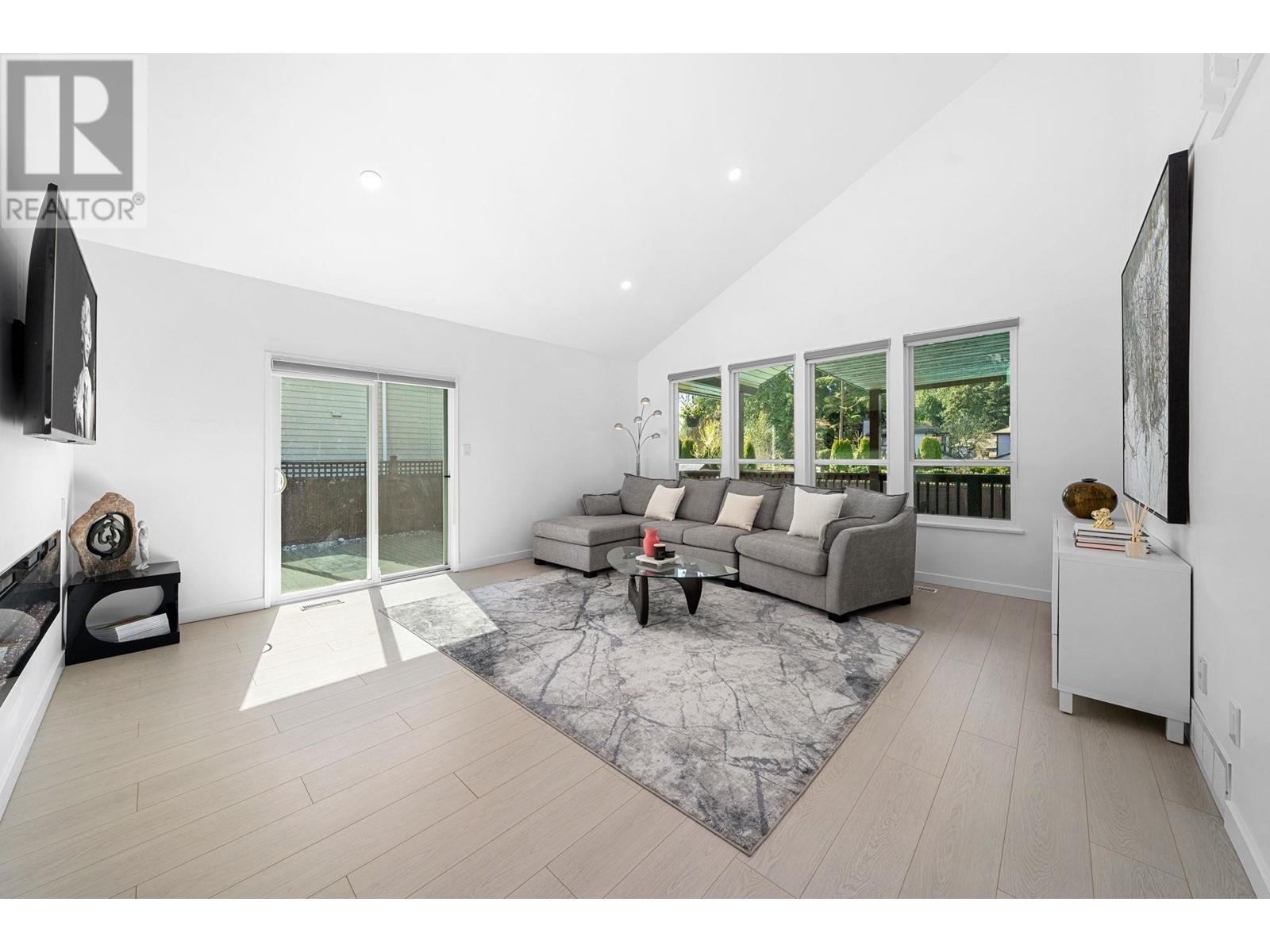 2045 Kirkstone Road, North Vancouver, British Columbia  V7J 3M9 - Photo 8 - R2990407