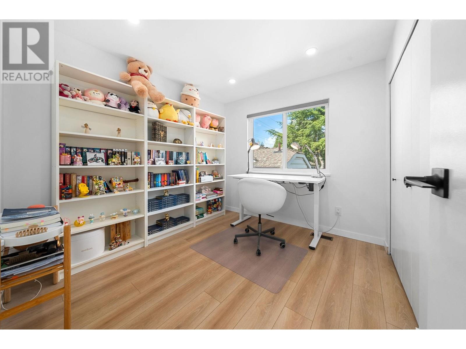 2045 Kirkstone Road, North Vancouver, British Columbia  V7J 3M9 - Photo 13 - R2990407
