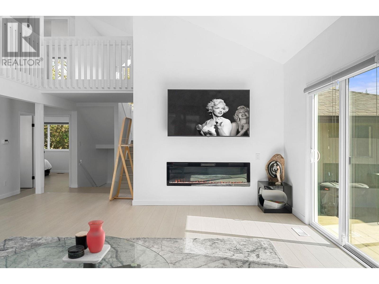 2045 Kirkstone Road, North Vancouver, British Columbia  V7J 3M9 - Photo 10 - R2990407