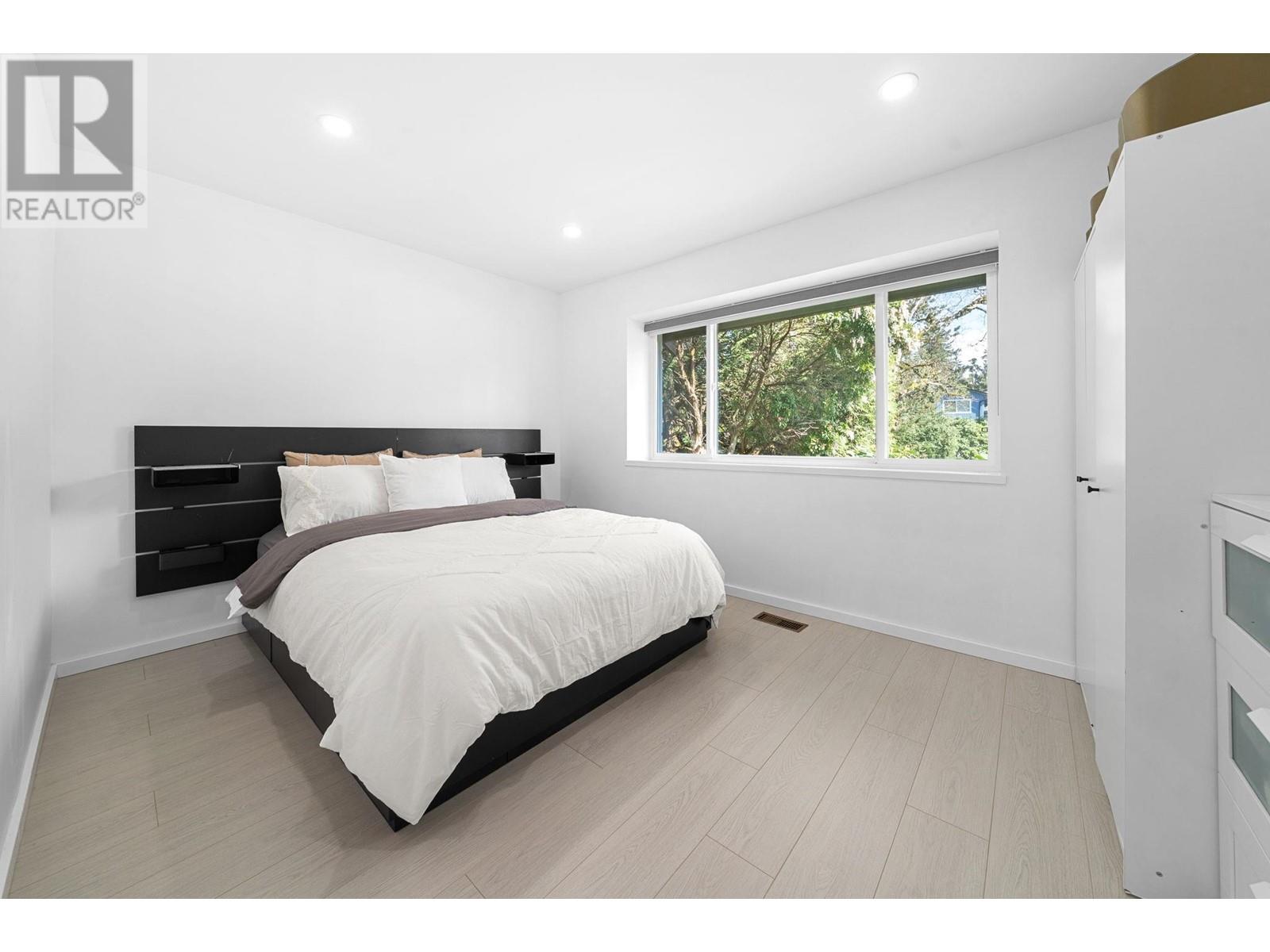 2045 Kirkstone Road, North Vancouver, British Columbia  V7J 3M9 - Photo 11 - R2990407