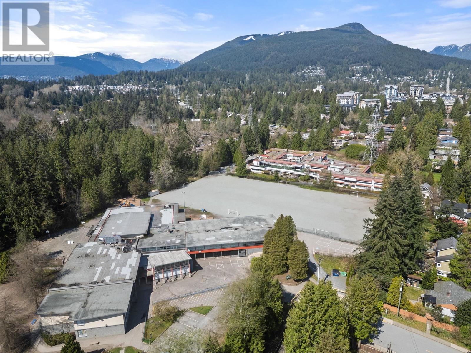 2045 Kirkstone Road, North Vancouver, British Columbia  V7J 3M9 - Photo 25 - R2990407