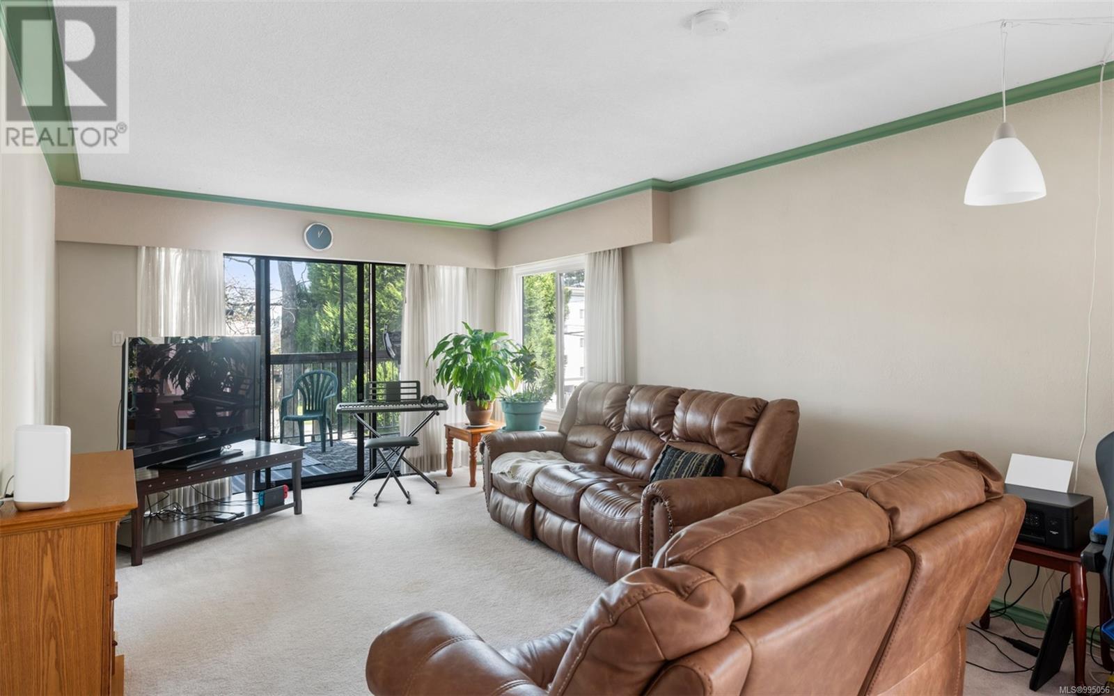 Property at 201 1792 Rockland Ave image 5