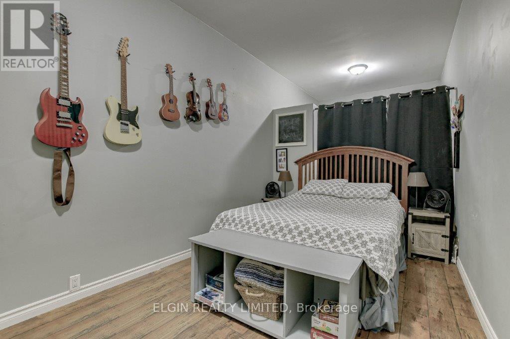 Photo 12 of 48 for 285 Ross Street