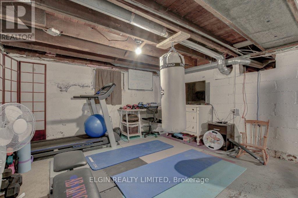 Photo 31 of 48 for 285 Ross Street