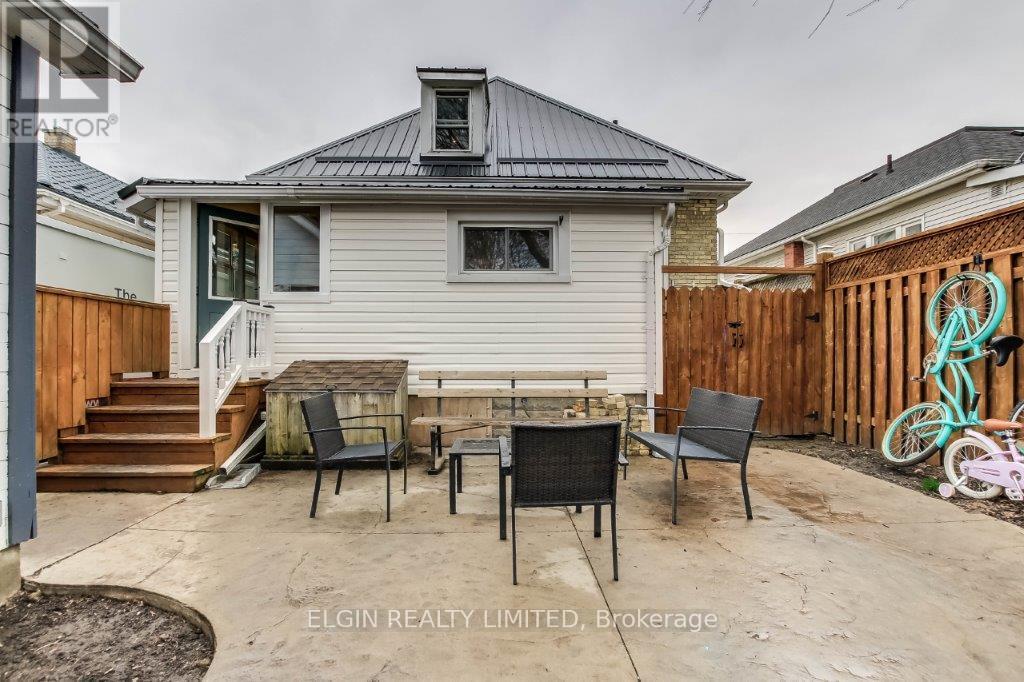 Photo 48 of 48 for 285 Ross Street