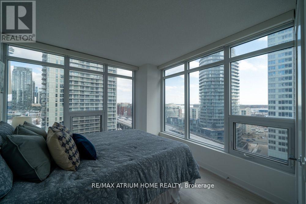 1512 - 70 Queens Wharf Road, Toronto (Waterfront Communities), Ontario  M5V 0J2 - Photo 3 - C12085229