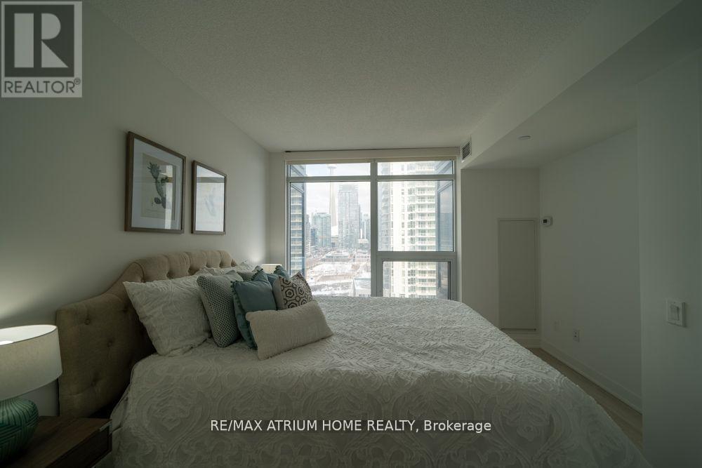 1512 - 70 Queens Wharf Road, Toronto (Waterfront Communities), Ontario  M5V 0J2 - Photo 4 - C12085229