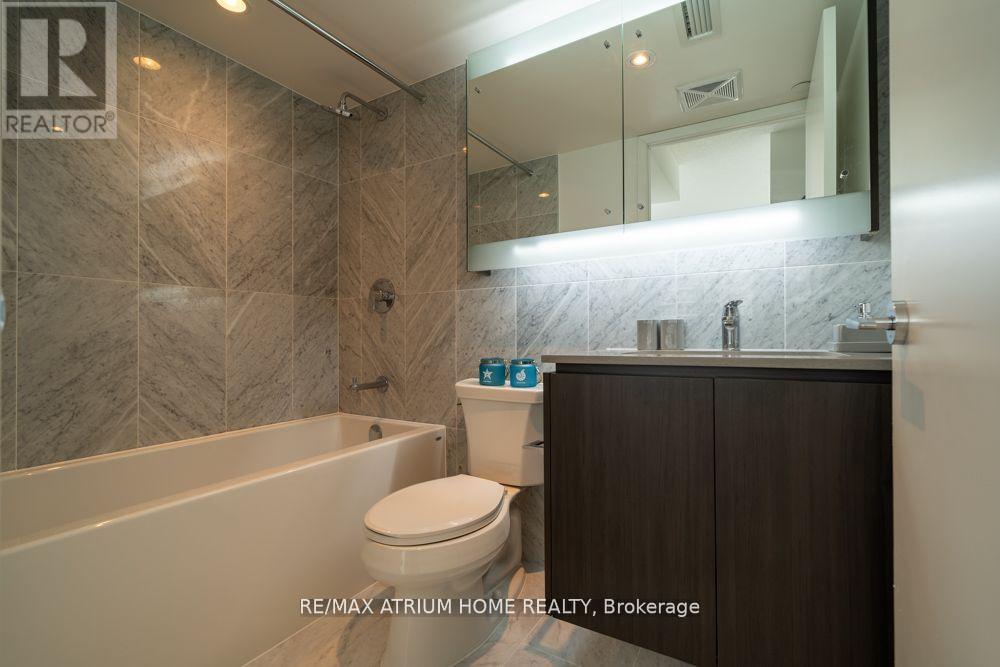 1512 - 70 Queens Wharf Road, Toronto (Waterfront Communities), Ontario  M5V 0J2 - Photo 6 - C12085229